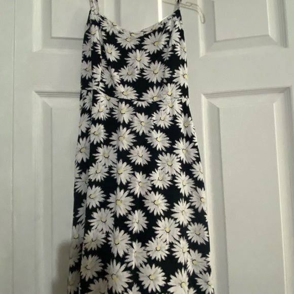 Spaghetti strap Daisy Print Sundress - Picture 4 of 6